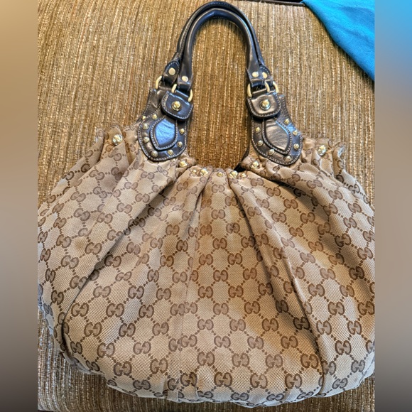 Gucci Handbags - Gucci hobo bag